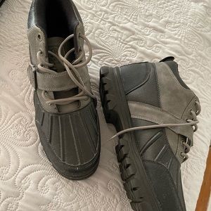Men’s boots, size 10